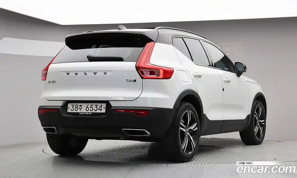 Volvo XC40 2019 2.0 гидро в Москве № 1618842, фото 4