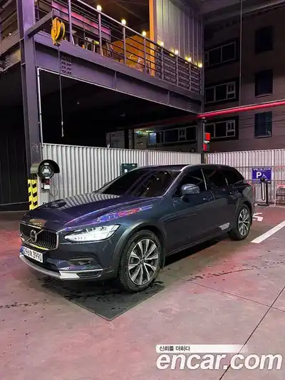 Volvo V90, 2021