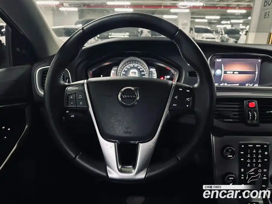 Volvo V40 2018 2.0 гидро в Москве № 1618864, фото 12