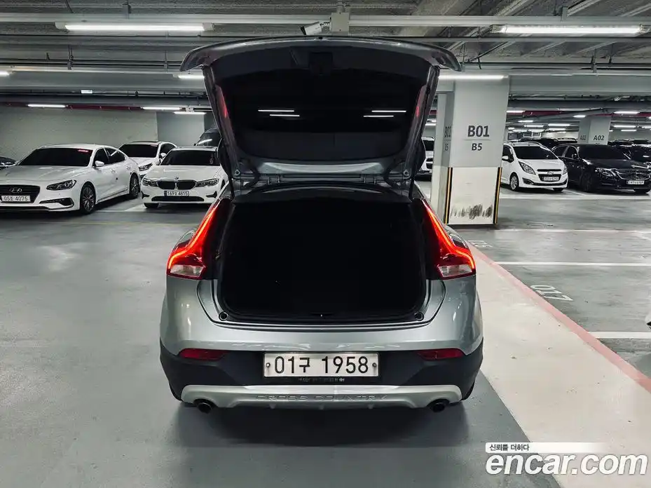 Volvo V40 2018 2.0 гидро в Москве № 1618864, фото 20