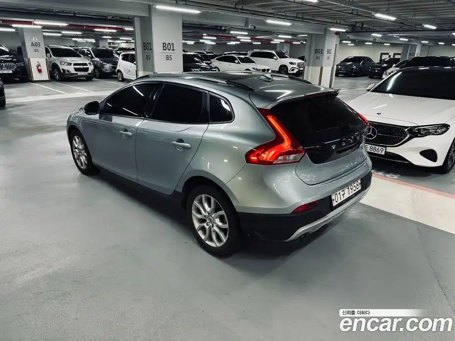 Volvo V40 2018 2.0 гидро в Москве № 1618864, фото 3