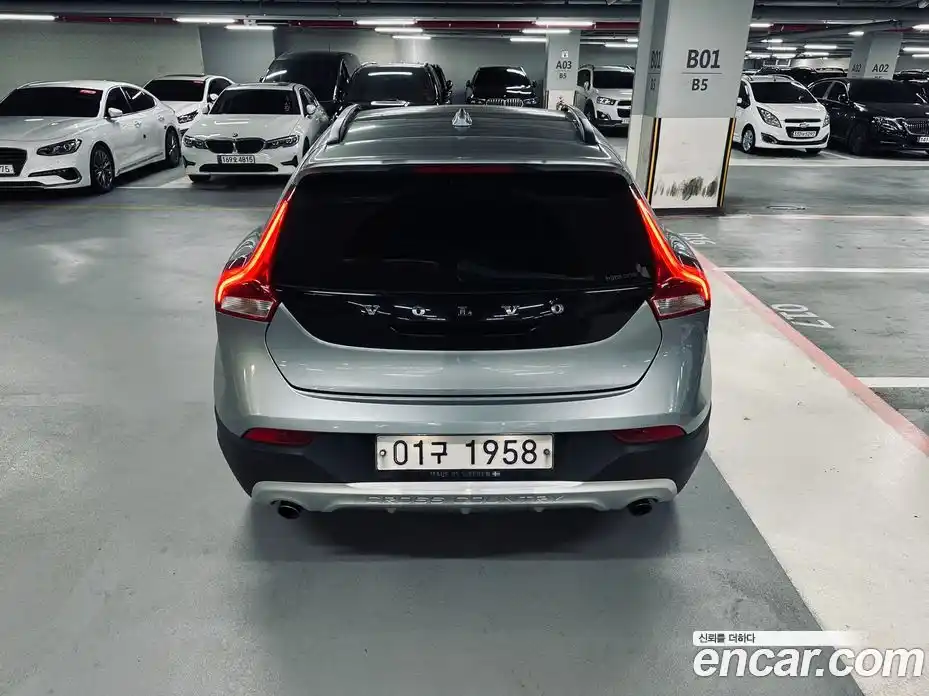 Volvo V40 2018 2.0 гидро в Москве № 1618864, фото 4