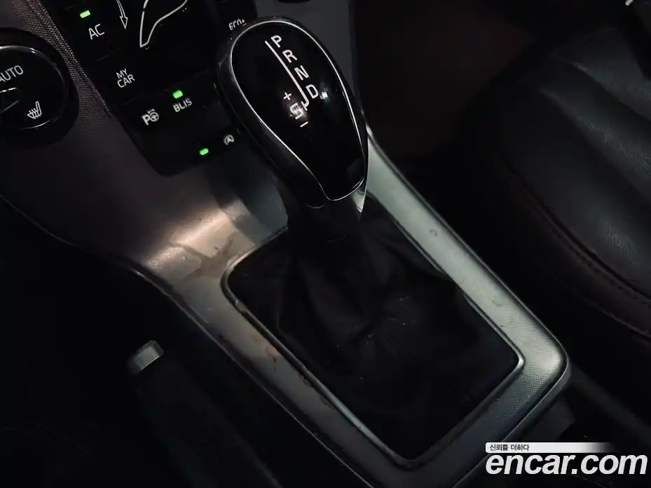 Volvo V40 2018 2.0 гидро в Москве № 1618864, фото 9