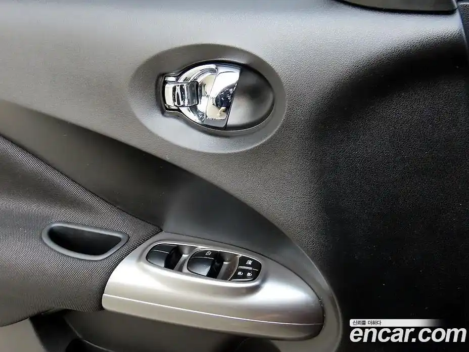Nissan Juke 2013 1.6 гидро в Москве № 1619399, фото 11