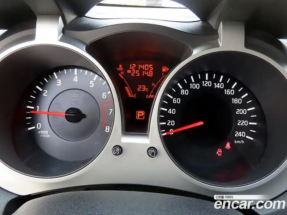 Nissan Juke 2013 1.6 гидро в Москве № 1619399, фото 9