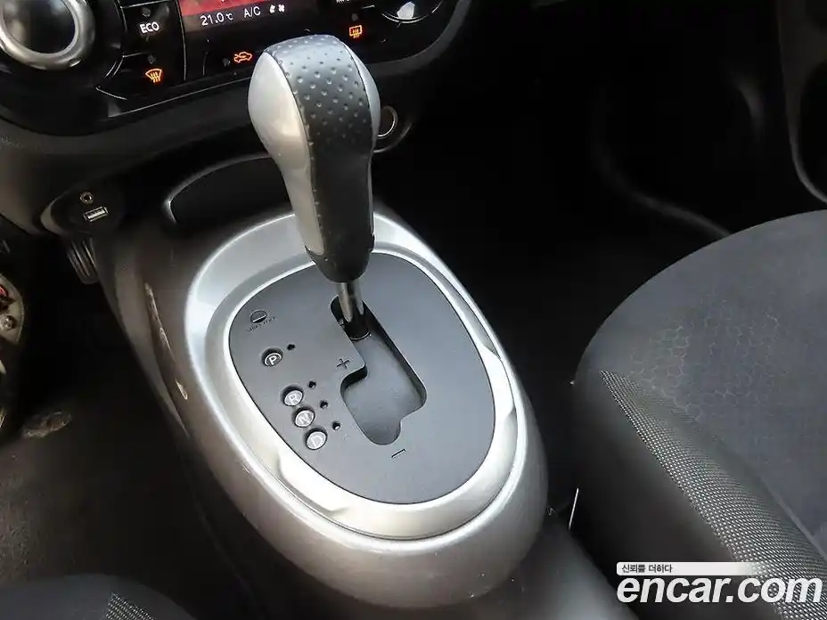 Nissan Juke 2013 1.6 гидро в Москве № 1619399, фото 10