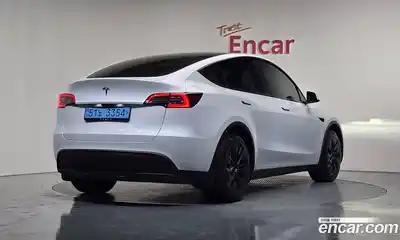 Tesla Model Y RWD