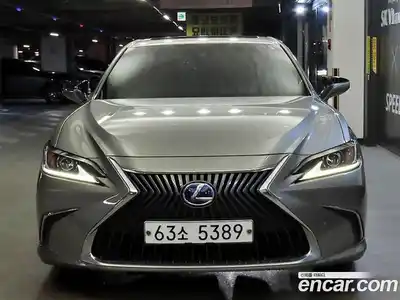 Lexus ES 2019 2.5 вариатор в Москве № 1622933, миниатюра 2