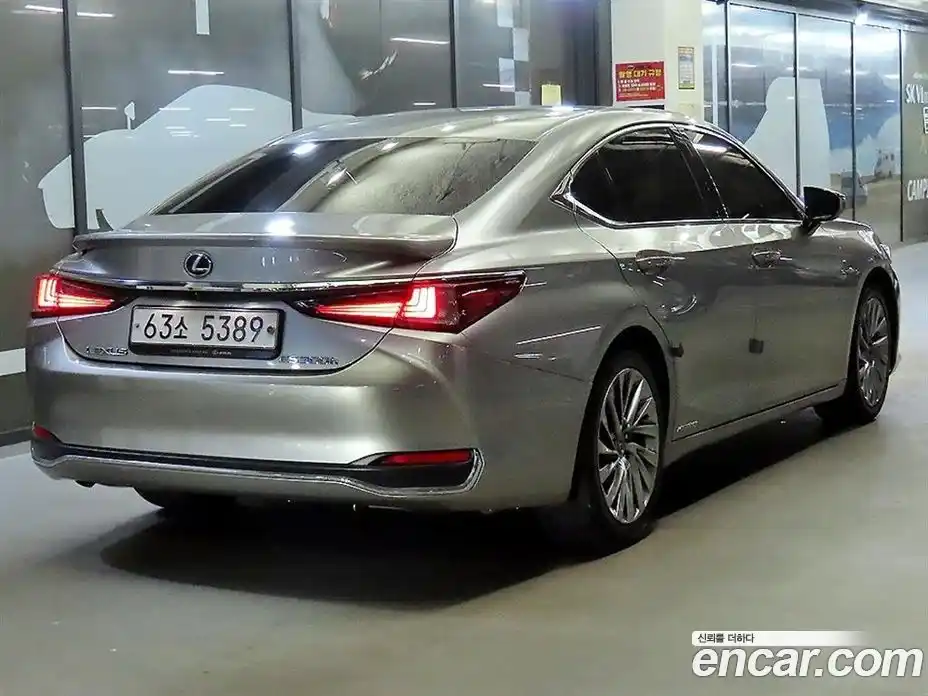 Lexus ES 2019 2.5 вариатор в Москве № 1622933, фото 4