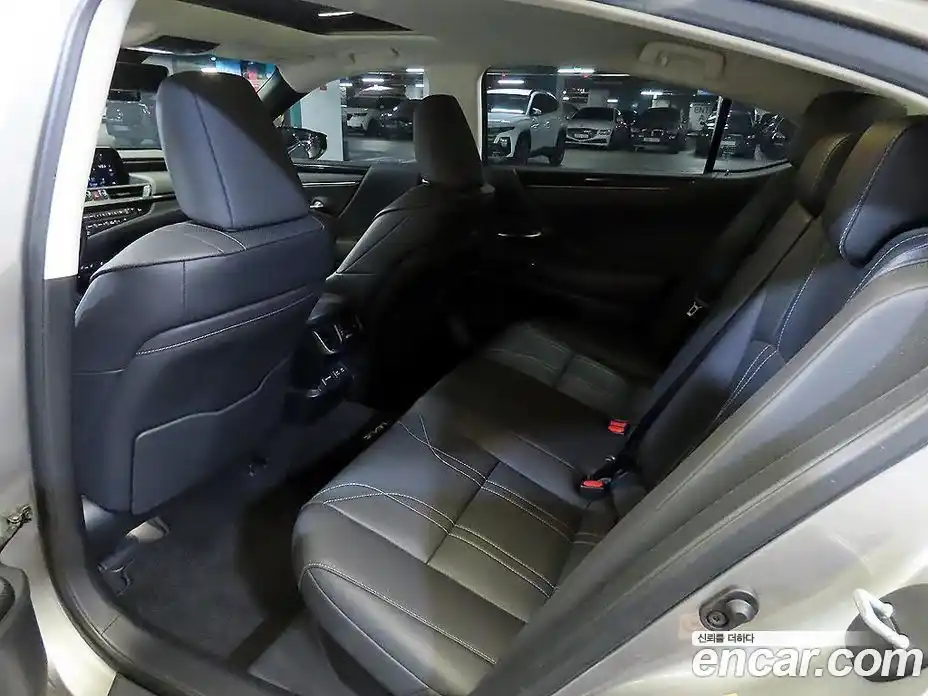 Lexus ES 2019 2.5 вариатор в Москве № 1622933, фото 7