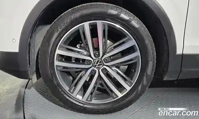 Volkswagen Tiguan 2022 2.0 гидро в Москве № 1622997, миниатюра 5