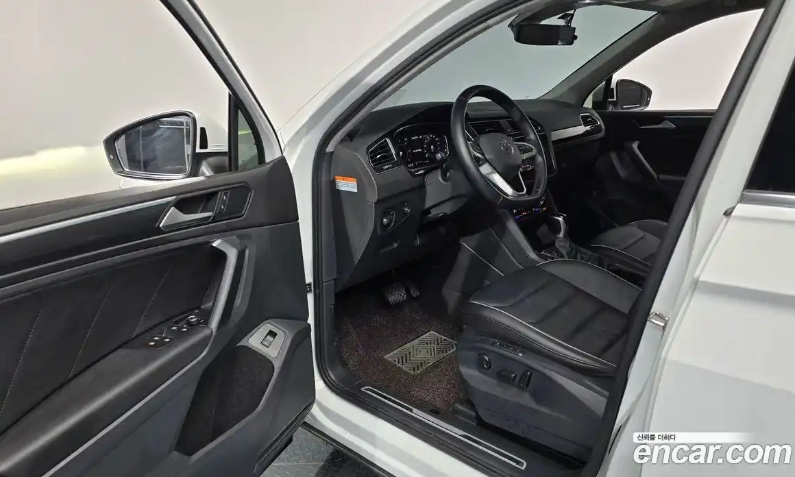 Volkswagen Tiguan 2022 2.0 гидро в Москве № 1622997, фото 10