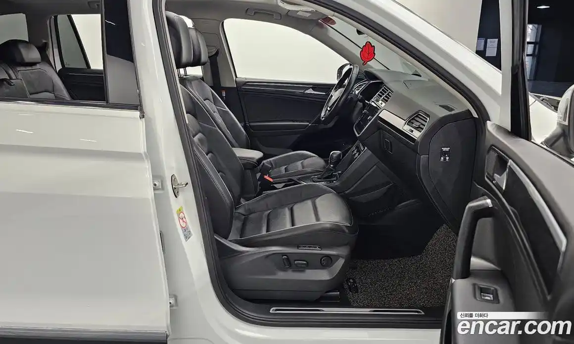 Volkswagen Tiguan 2018 2.0 гидро в Москве № 1623221, фото 11