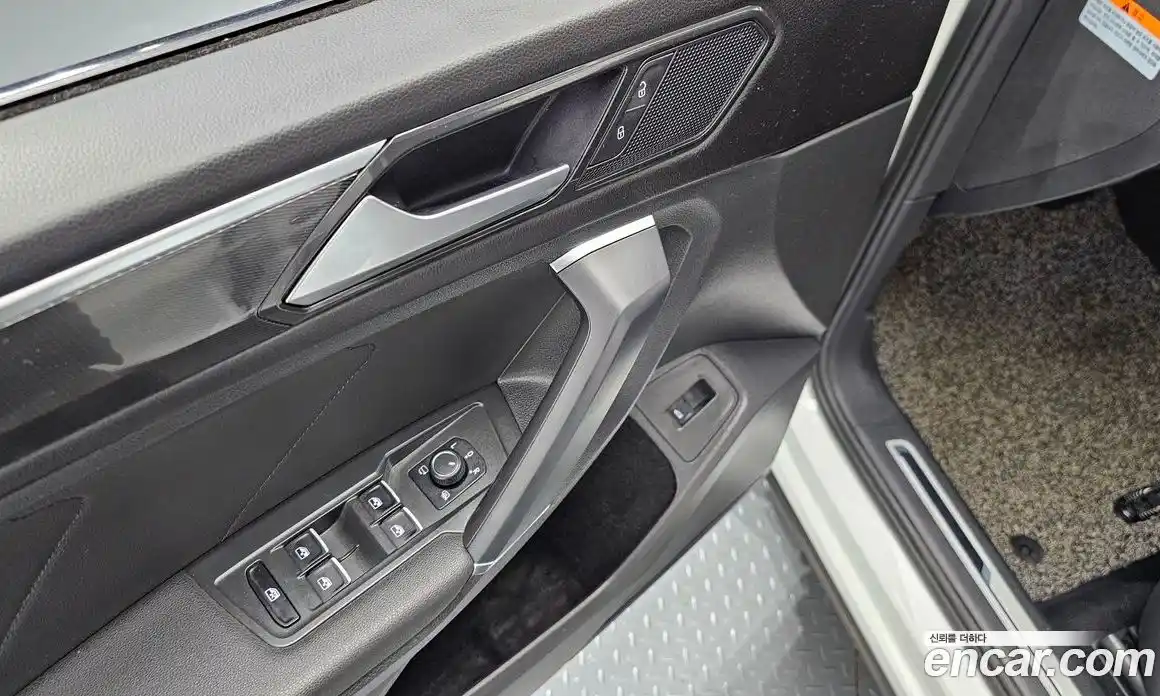 Volkswagen Tiguan 2018 2.0 гидро в Москве № 1623221, фото 16