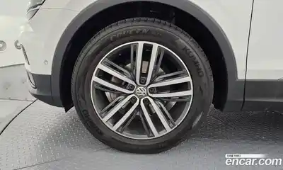 Volkswagen Tiguan 2018 2.0 гидро в Москве № 1623221, миниатюра 5