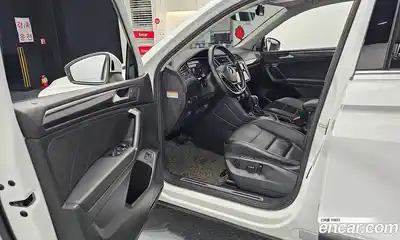 Volkswagen Tiguan 2018 2.0 гидро в Москве № 1623221, миниатюра 10
