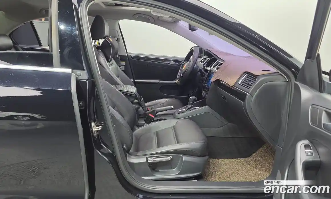 Volkswagen Jetta 2015 2.0 гидро в Москве № 1623299, фото 11