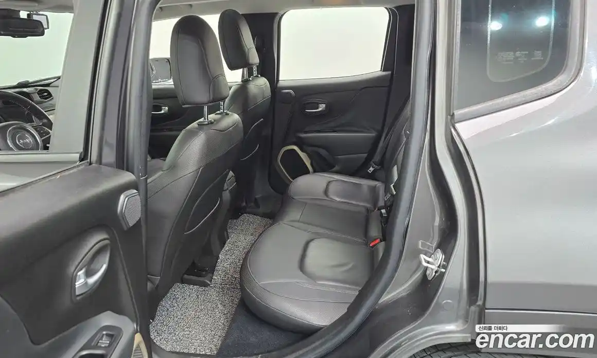 Jeep Renegade 2016 2.0 гидро в Москве № 1624141, фото 11