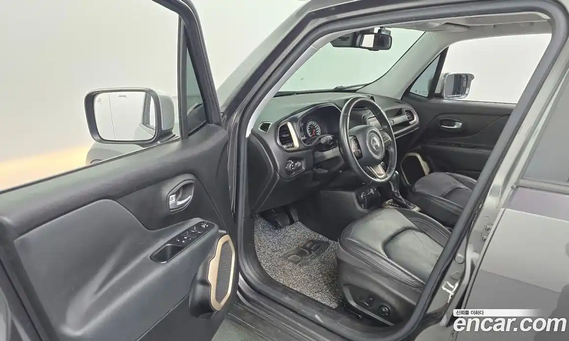 Jeep Renegade 2016 2.0 гидро в Москве № 1624141, фото 10