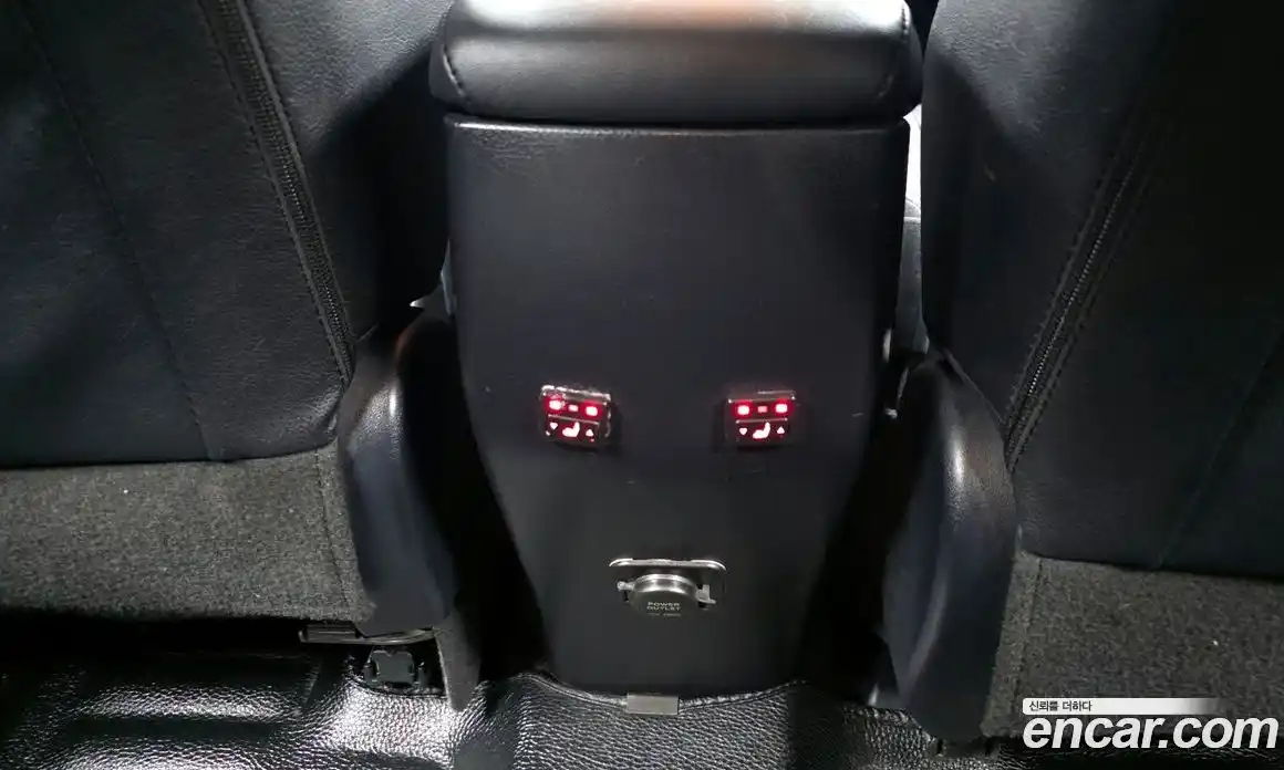 Toyota RAV4 2015 2.5 гидро в Москве № 1624399, фото 18