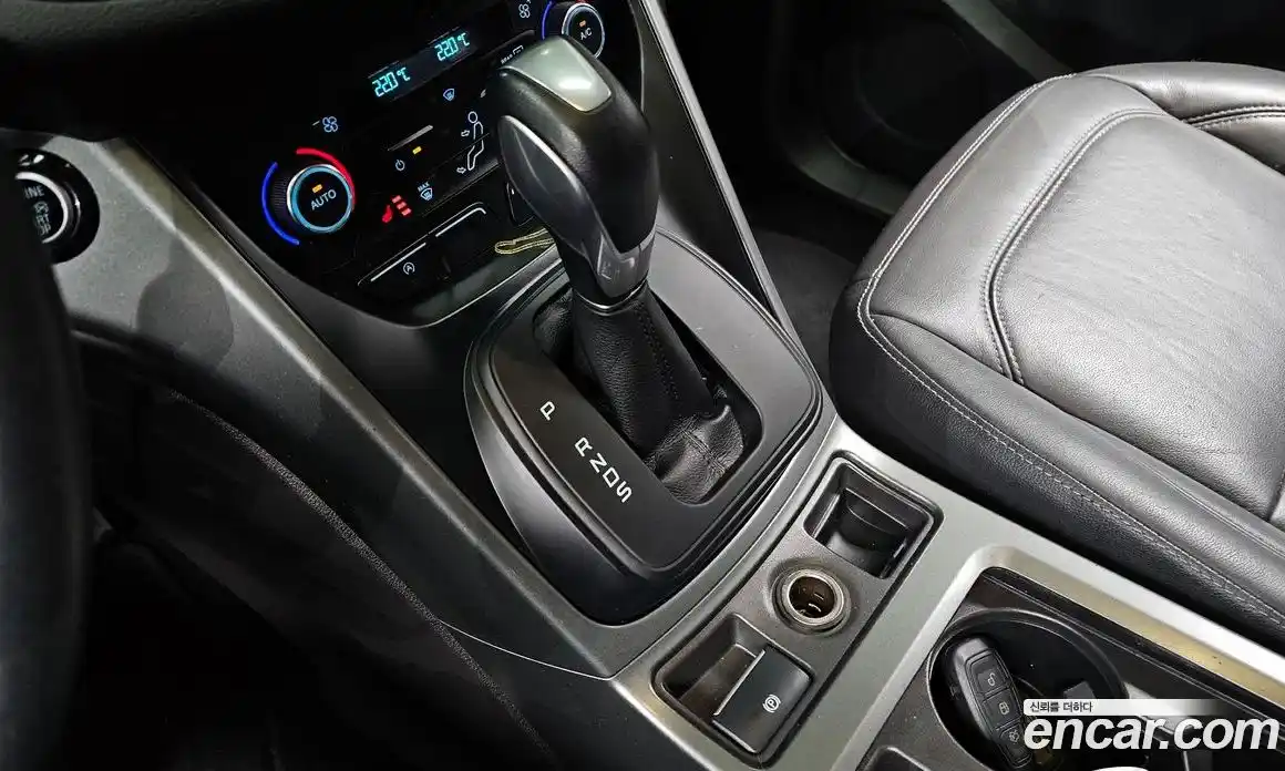 Ford Kuga 2017 2.0 гидро в Москве № 1625133, фото 9