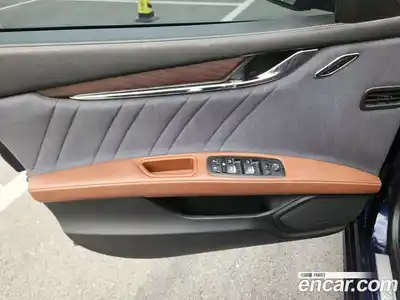 Maserati Quattroporte 2018 3.0 гидро в Москве № 1625451, миниатюра 9