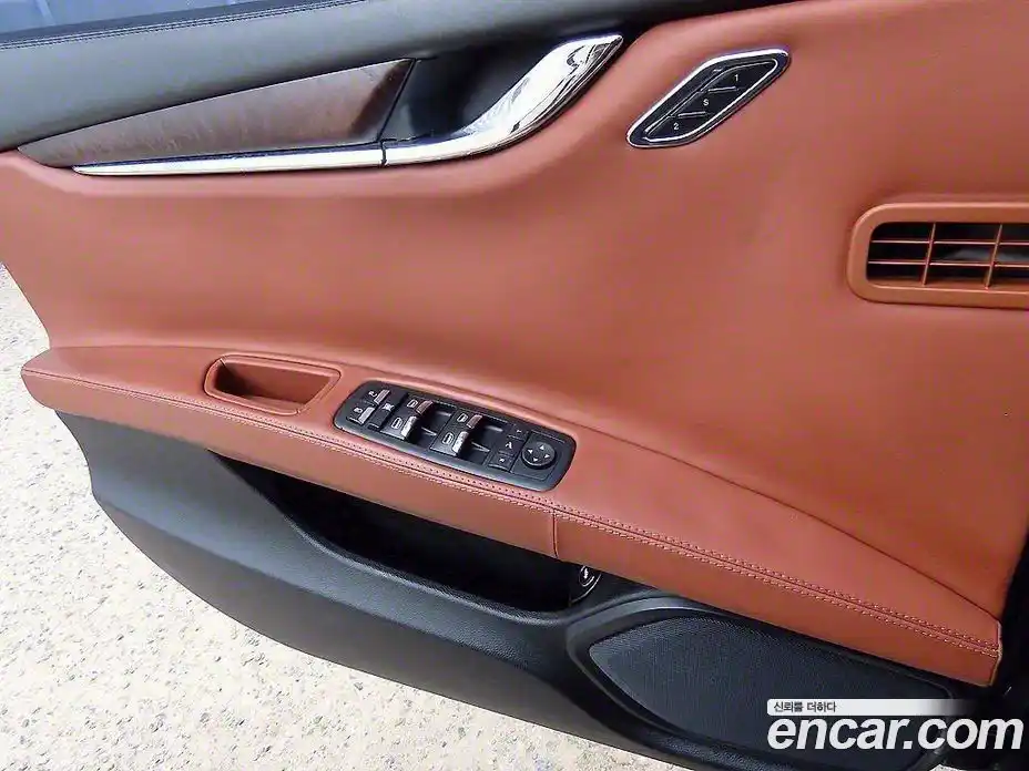 Maserati Quattroporte 2015 3.0 гидро в Москве № 1625480, фото 11