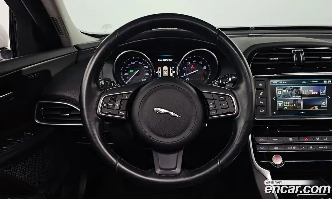 Jaguar XE 2015 2.0 гидро в Москве № 1625510, фото 13
