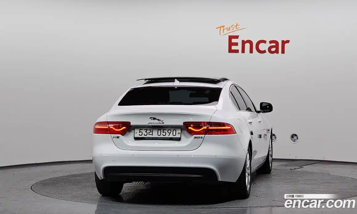 Jaguar XE 2015 2.0 гидро в Москве № 1625510, фото 4