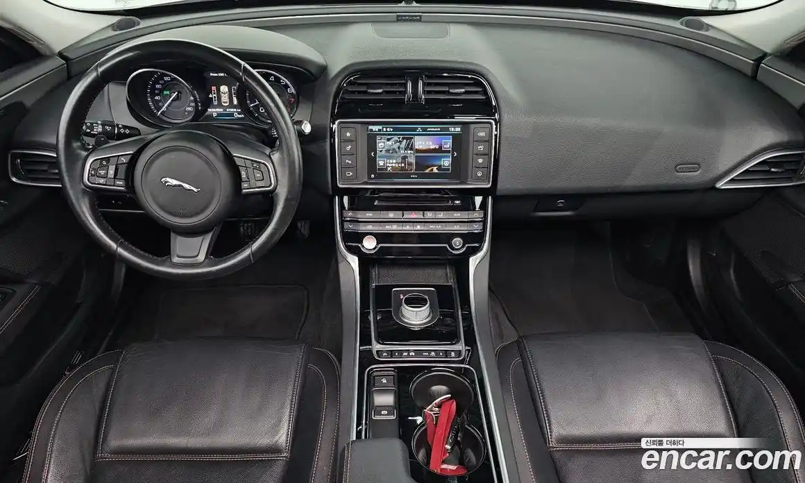 Jaguar XE 2015 2.0 гидро в Москве № 1625510, фото 7