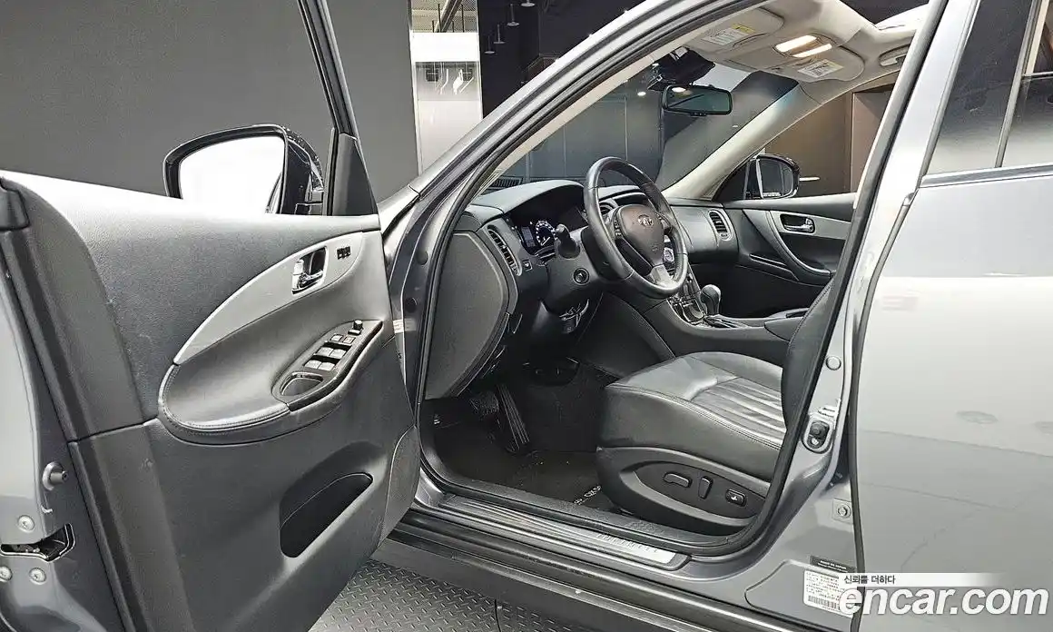 Infiniti QX50 2015 3.7 гидро в Москве № 1625685, фото 10