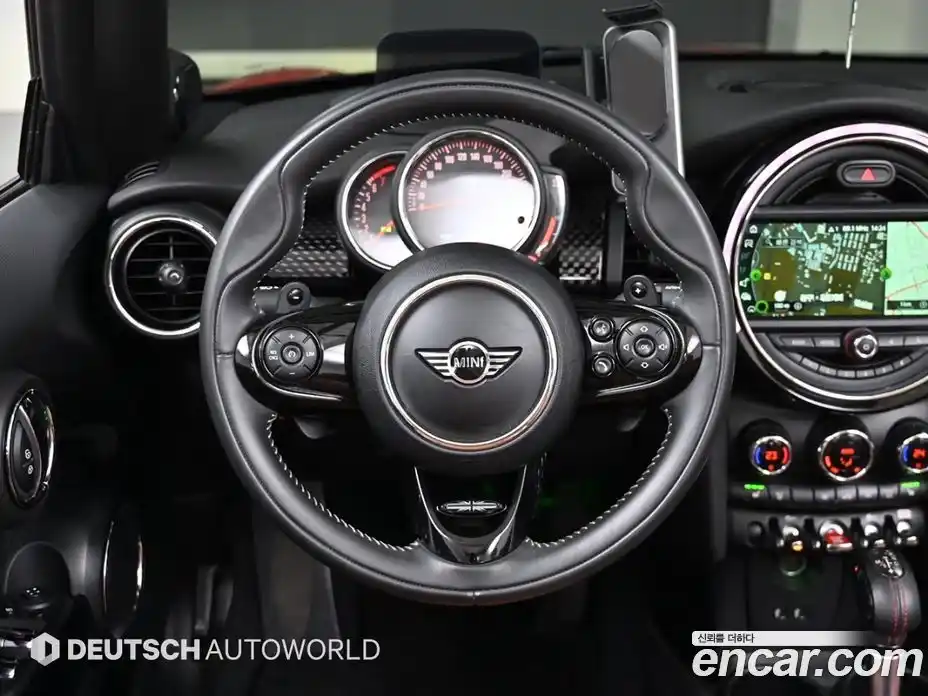 Mini Cooper Convertible 2018 2.0 гидро в Москве № 167459, фото 13