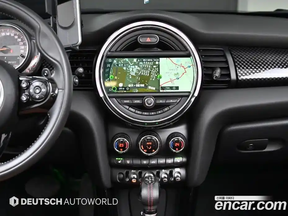 Mini Cooper Convertible 2018 2.0 гидро в Москве № 167459, фото 14