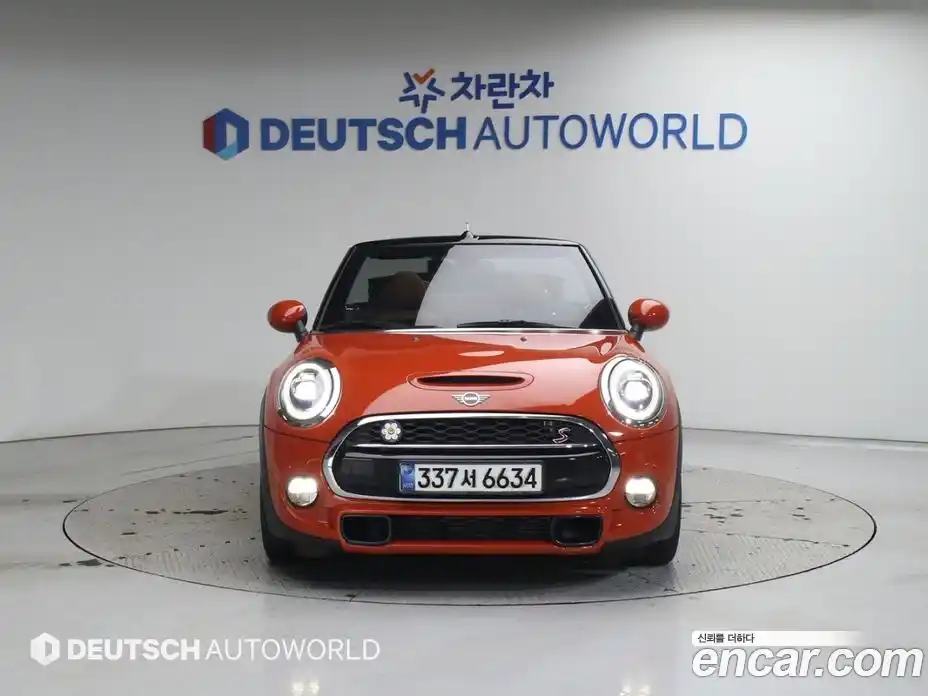 Mini Cooper Convertible 2018 2.0 гидро в Москве № 167459, фото 3