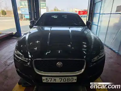 Jaguar XE, 2015