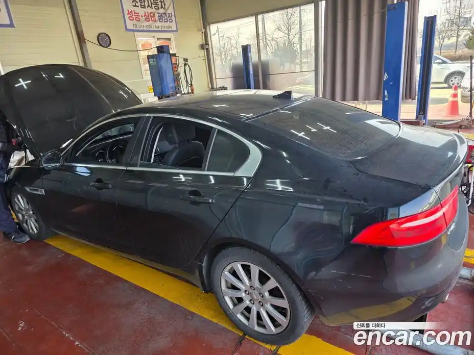 Jaguar XE 2015 2.0 гидро в Москве № 284009, фото 13