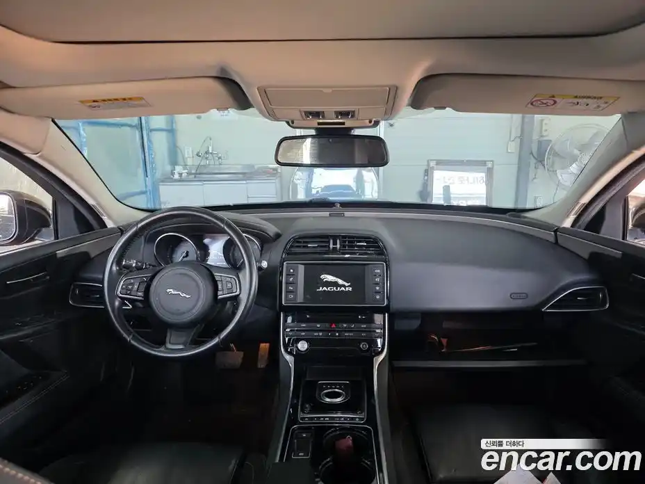 Jaguar XE 2015 2.0 гидро в Москве № 284009, фото 3