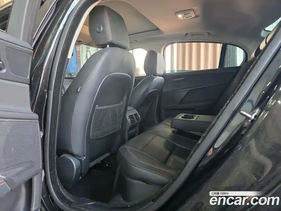 Jaguar XE 2015 2.0 гидро в Москве № 284009, фото 4