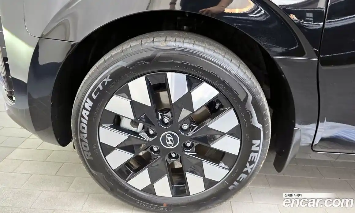 Hyundai Staria 2024 1.6 гидро в Москве № 1610632, фото 5