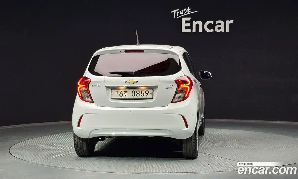 Chevrolet Spark 2016 1.0 гидро в Москве, фото 4