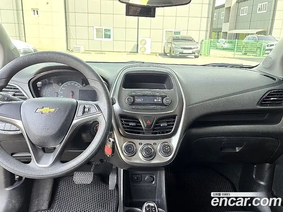 Chevrolet Spark 2016 1.0 робот в Москве, фото 9