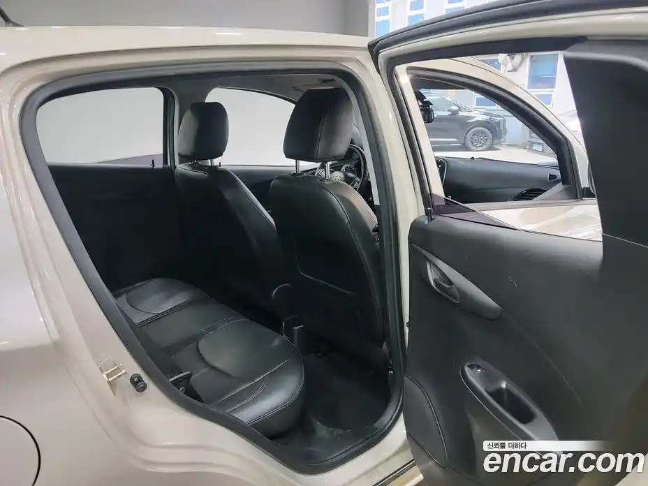 Chevrolet Spark 2016 1.0 гидро в Москве, фото 12