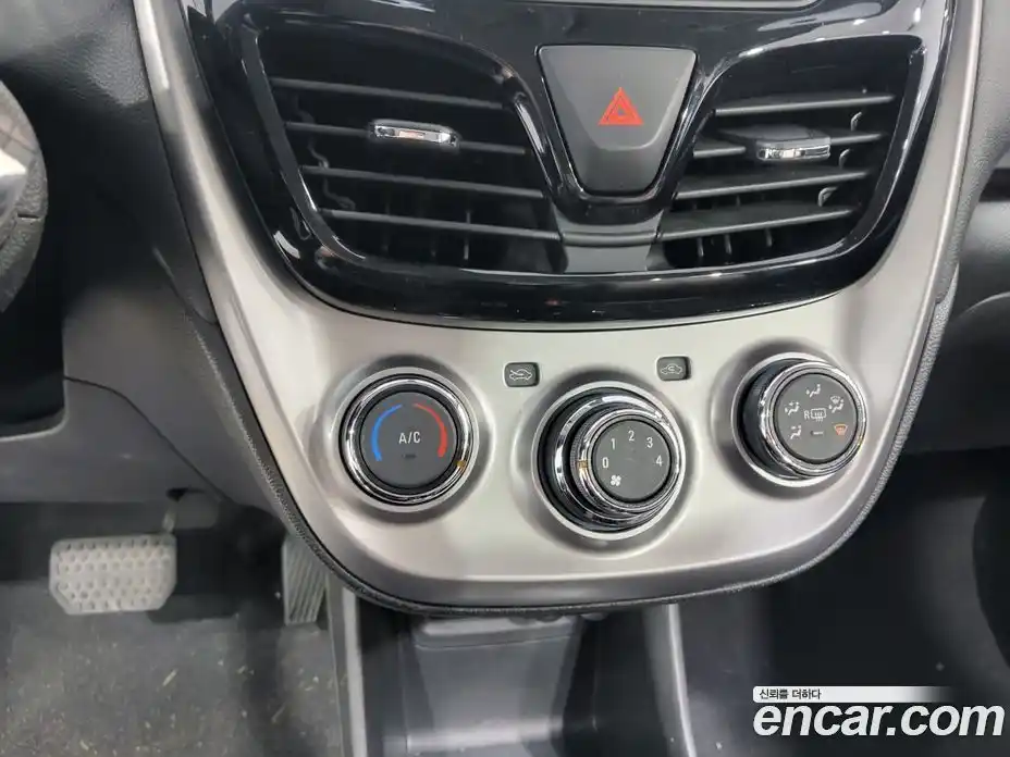 Chevrolet Spark 2016 1.0 гидро в Москве, фото 15