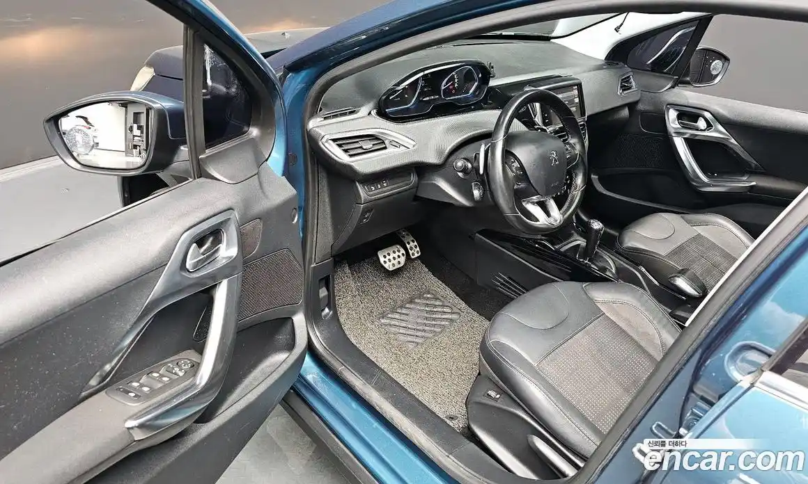 Peugeot 2008 2017 1.6 гидро в Москве № 1615093, фото 12