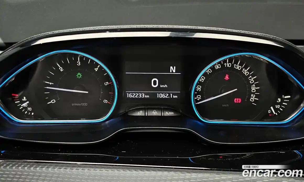 Peugeot 2008 2017 1.6 гидро в Москве № 1615093, фото 8