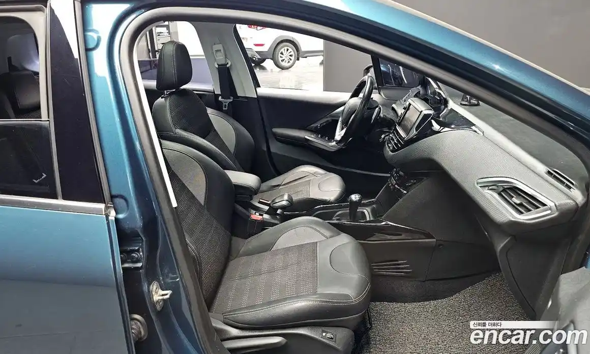 Peugeot 2008 2017 1.6 гидро в Москве № 1615093, фото 10