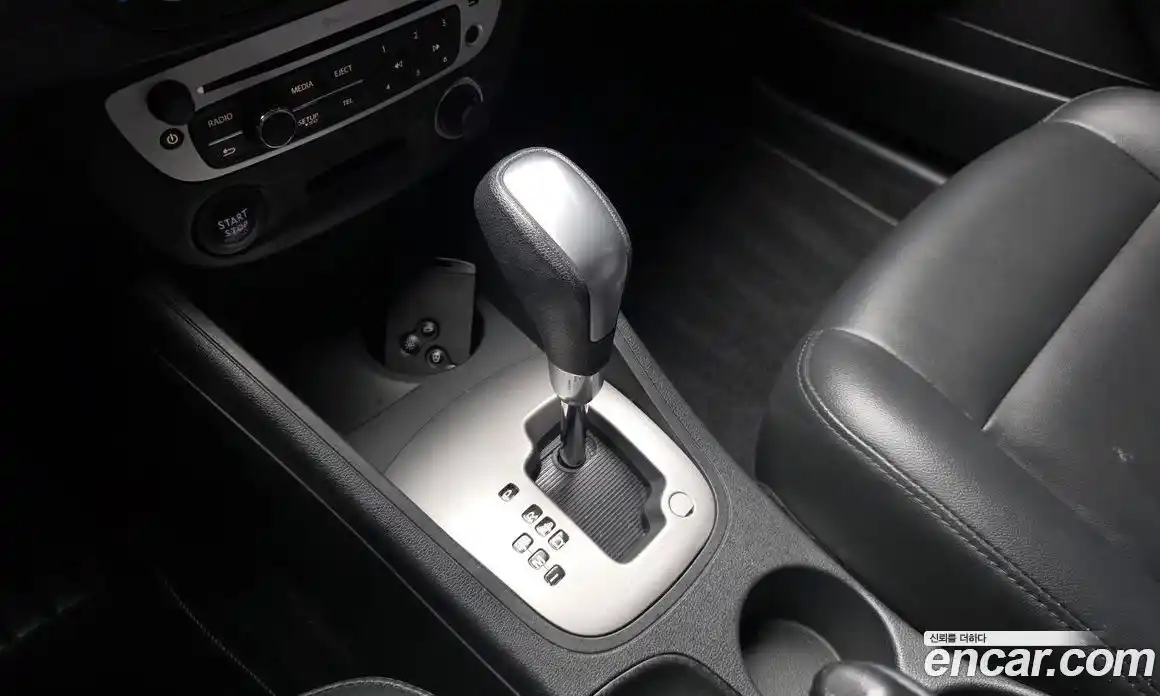 Renault SM3 2018 1.6 гидро в Москве № 1615156, фото 9