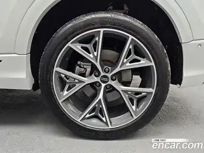 Audi Q8 2023 3.0 гидро в Москве № 1618319, миниатюра 5