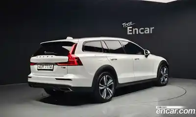 Volvo V60 2019 2.0 гидро в Москве № 1618753, миниатюра 2
