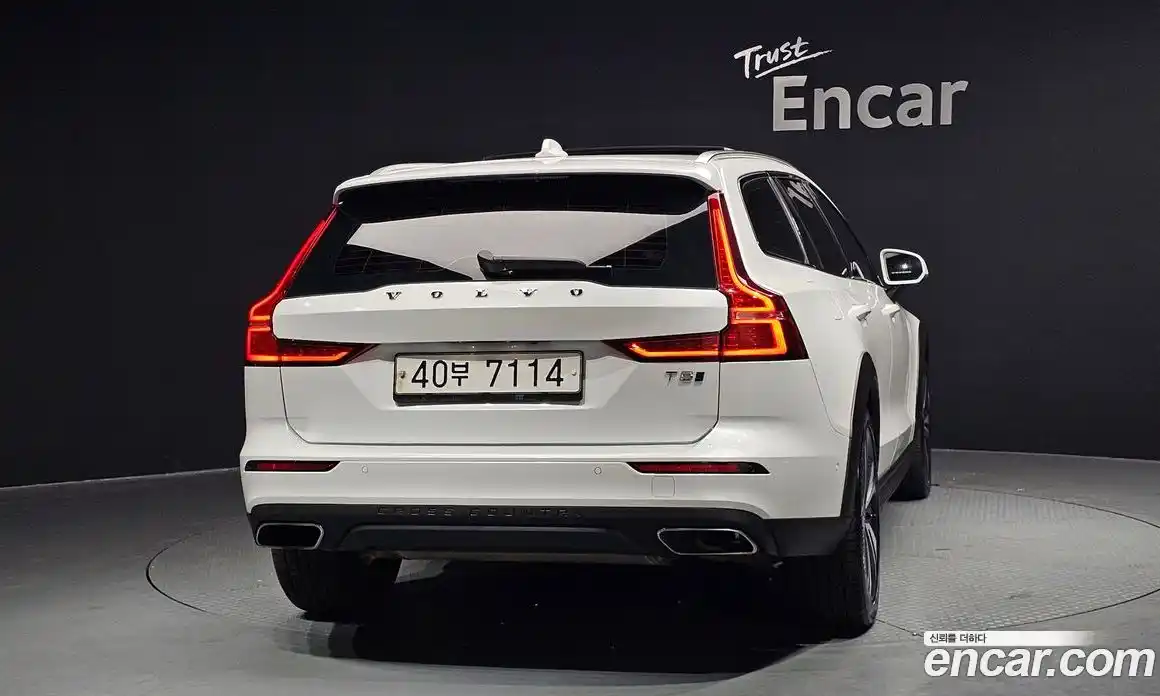 Volvo V60 2019 2.0 гидро в Москве № 1618753, фото 4